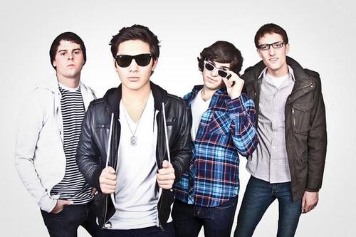 For The Foxes gets signed to Hopeless Records