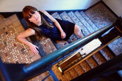 JILL ANDREWS TO RELEASE DEBUT ALBUM THE MIRROR