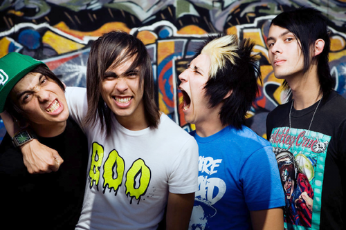 NEW PIERCE THE VEIL MUSIC VIDEO