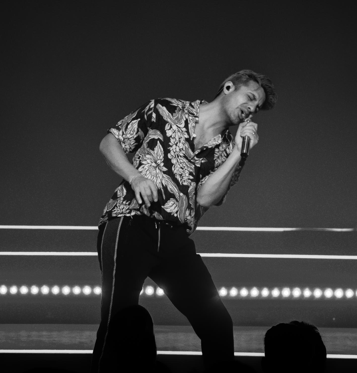 Young The Giant – Lights // Louisville, KY 10.31.18