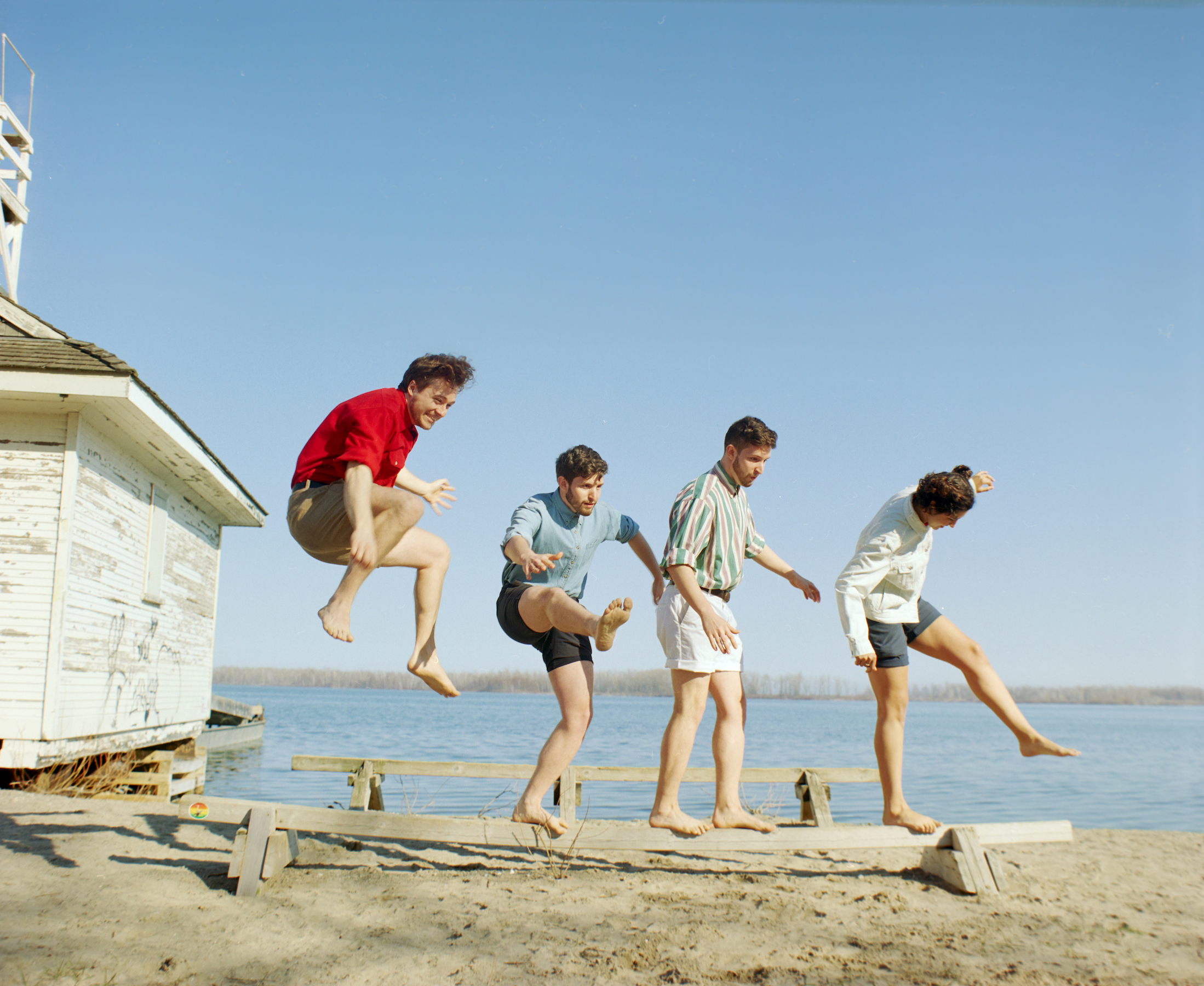 Basset premiere their new single “Waterloo”
