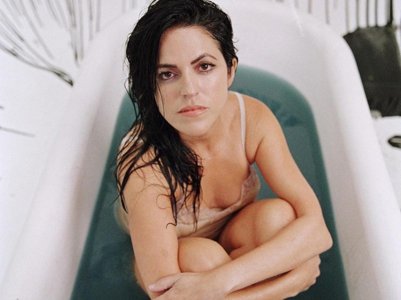 Jacqueline Loor premieres new music video for “Don’t You Pretend”