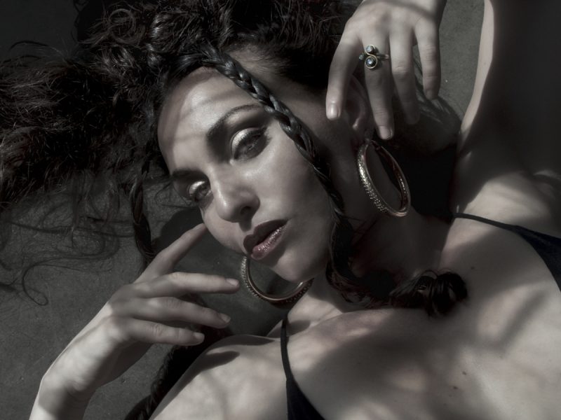 Sariyah Idan premieres new video for “That Woman”