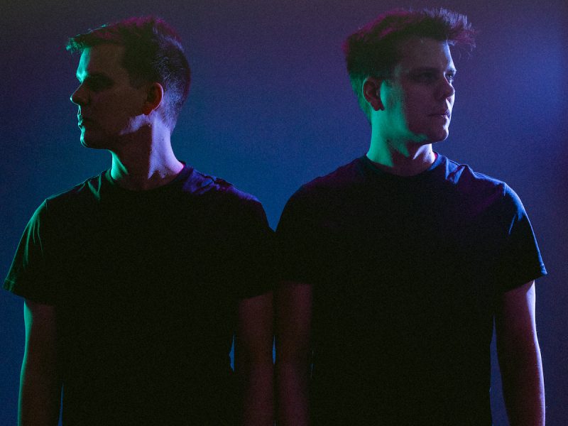 Synthwave duo Calico Sky release debut single “Stay in Bed”