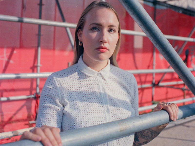 Ellyn Woods releases new single “Tangerine”