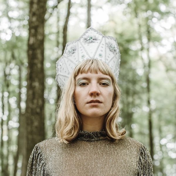 Nomad Indie Songstress CLOVER premieres the music video for her new single “Sunman”