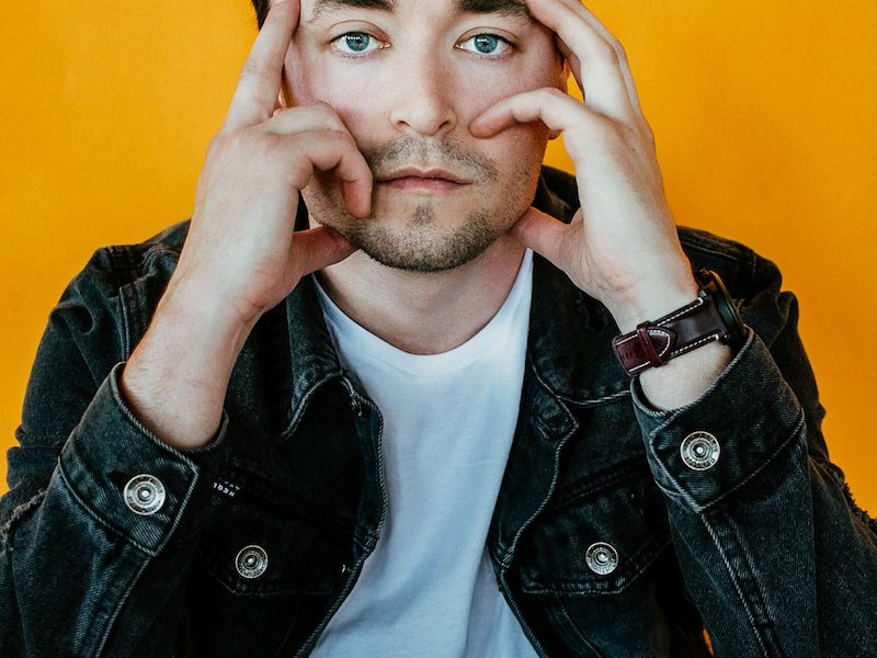 Indie singer-songwriter Zack King releases shimmering summer bop “Butterfly Face”