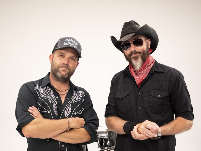 Spaghetti & Frank premiere the music video for “I Think It Sucks (And I Don’t Like It)”, the first single from upcoming album ‘Motherfuckin’ Rock ‘n’ Roll’, due out on October 12th via Kitten Robot Records