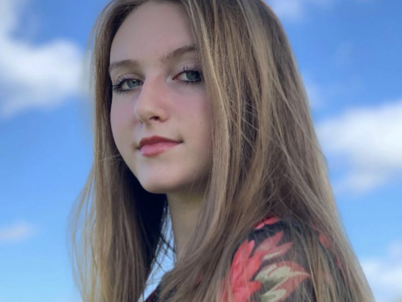 Miami singer-songwriter Ava Faith premieres her new single “Outside”