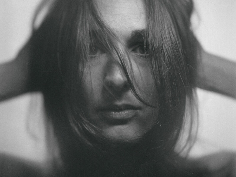 Sarah Jean Kelley releases video for “I Am The Ocean”. Her most recent EP, ‘Black Snake’, explores life, death, transformation, rebirth, strength, and resilience