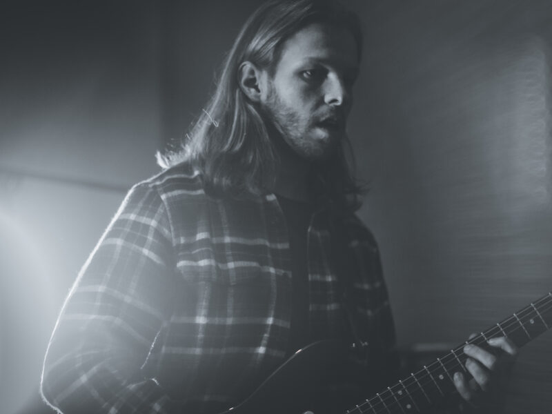 Alternative and Americana artist Vince Vanguard premieres his debut single “Levon Jackson” from his upcoming album