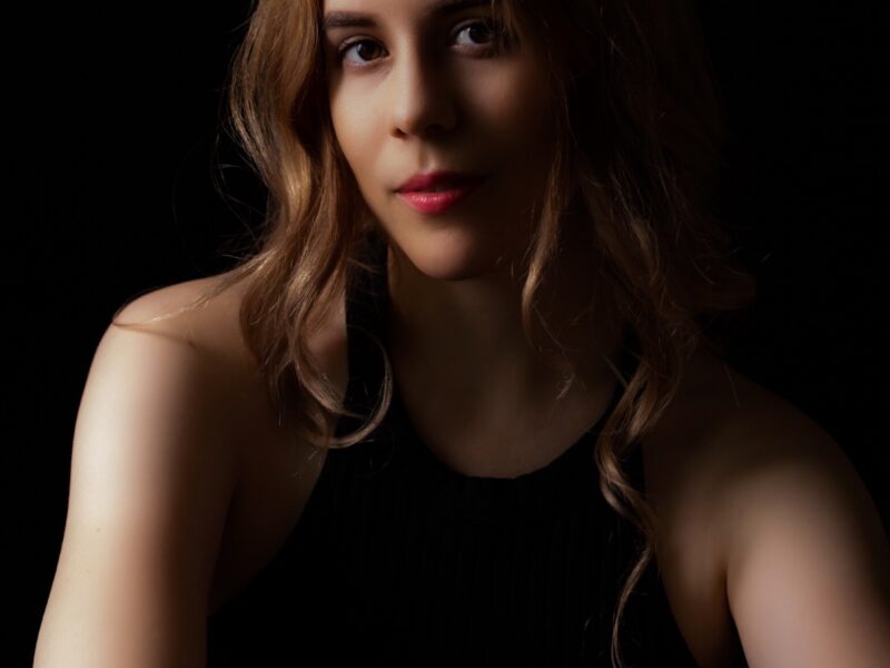London-based Swiss recording artist, music producer, actor, and songwriter Ámaris Wen premieres new synth-pop single “Been Doing This”